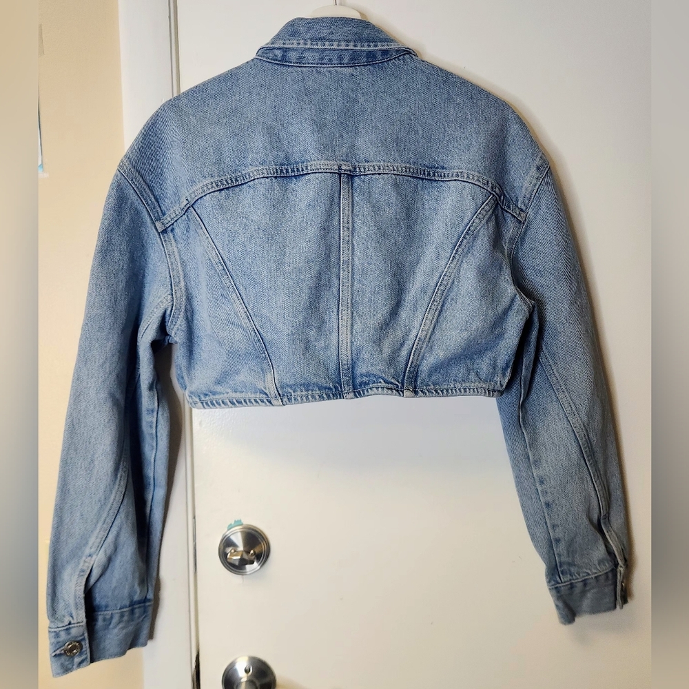 ZARA Cropped Denim Jacket Light Wash Arched Hem Jean Bolero Size L‎ - Picture 7 of 13